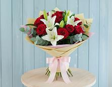 Букет цветов из:  Лилии и Розы в Щёлково