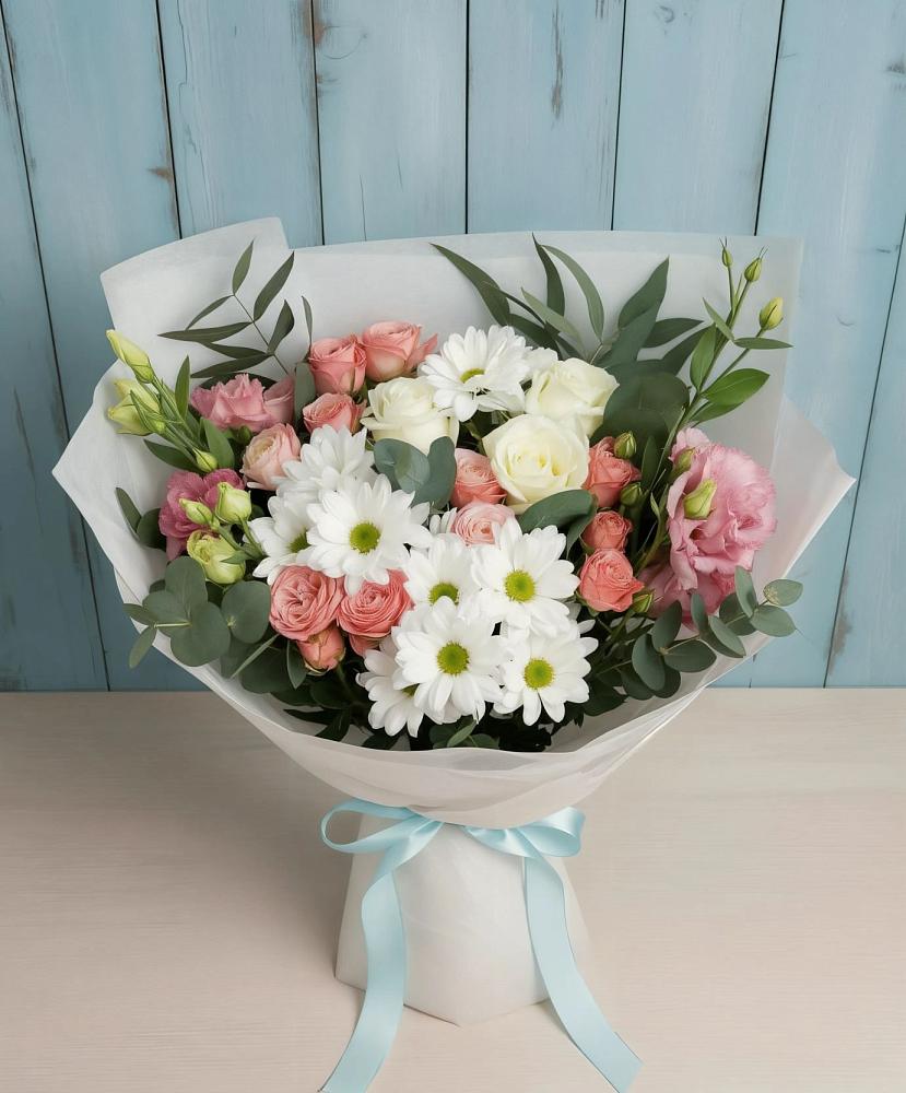Букет цветов из: Розы, Лизиантусы и Хризантемы в Щёлково