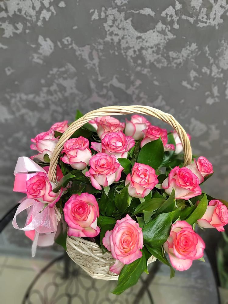 Цветочная композиция из Розы в корзине в Щёлково