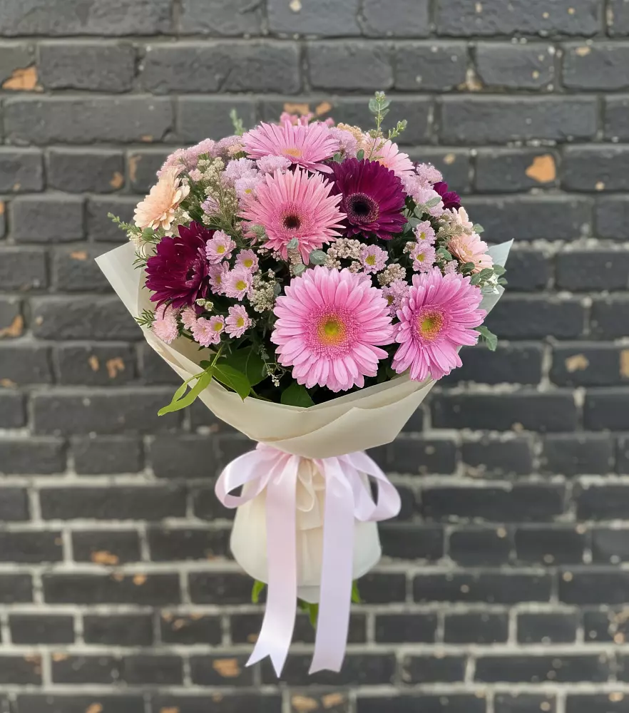 Букет цветов из: Герберы и Хризантемы в Щёлково