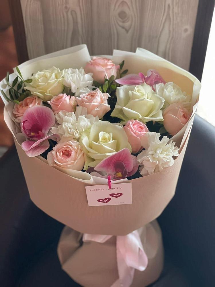 Букет цветов из: Орхидеи, Розы и Гвоздики в Щёлково