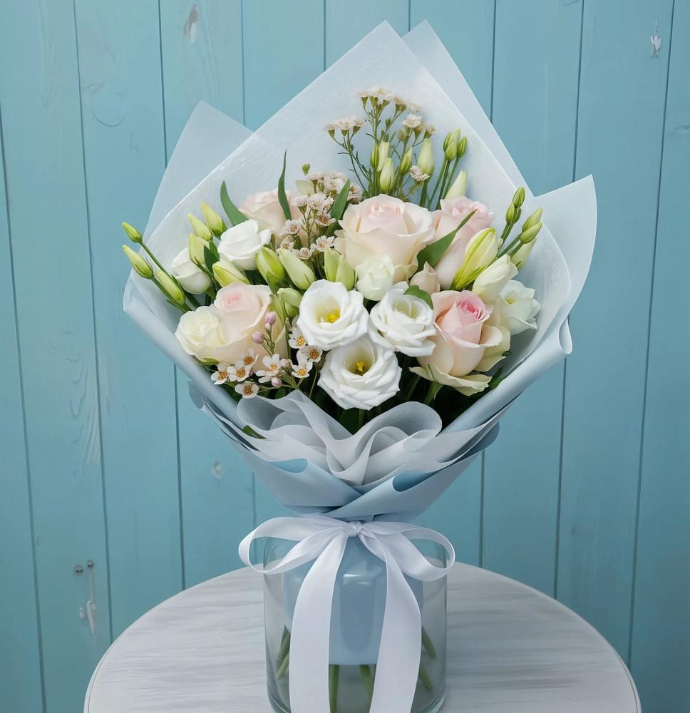 Букет цветов из: Розы и Лизиантусы в Щёлково