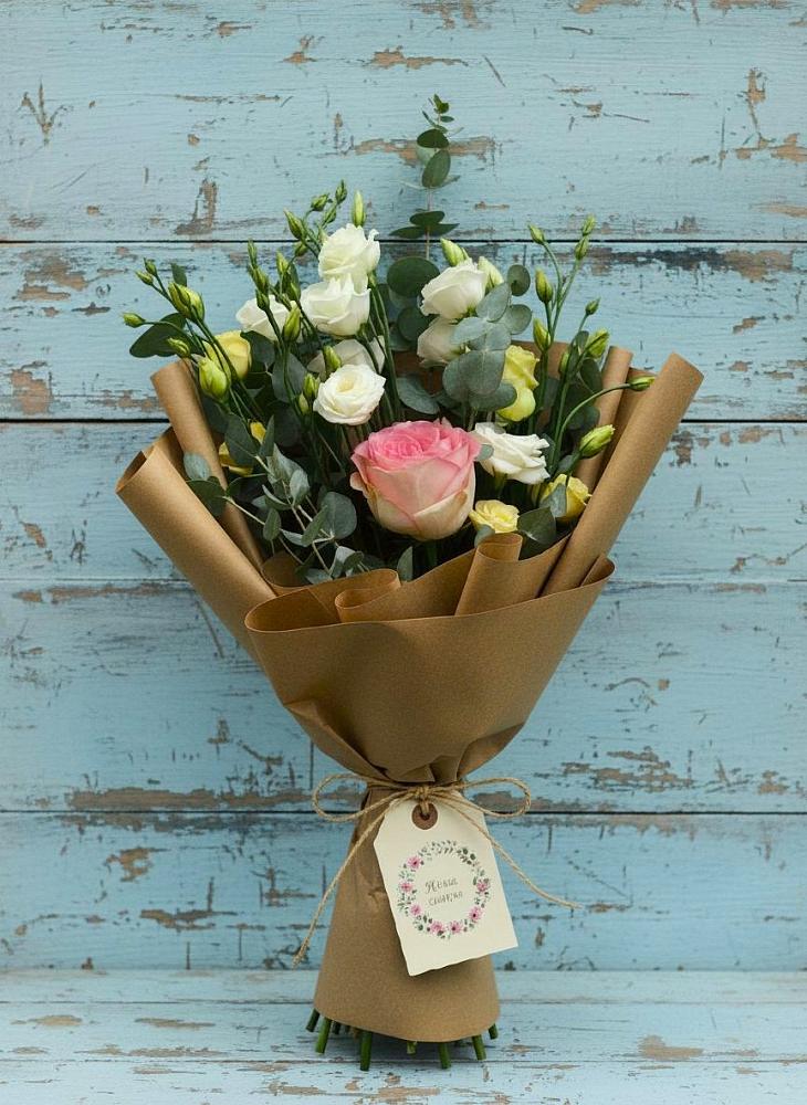 Букет цветов из: Розы и Лизиантусы в Щёлково