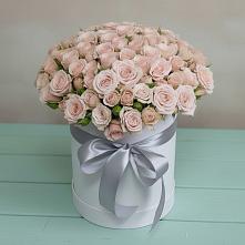 Цветочная композиция из Розы в шляпной коробке в Щёлково