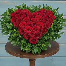 Цветочная композиция из Розы в виде сердца в Щёлково