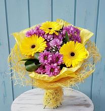 Букет цветов из:  Хризантемы и Герберы в Щёлково