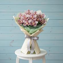 Букет цветов из:  Орхидеи и Розы в Щёлково