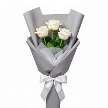 Букет 3 белые розы в Щёлково