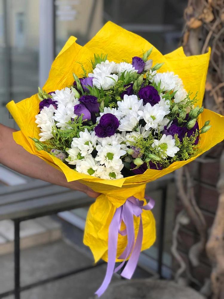 Букет цветов из: Ирисы, Хризантемы и Ромашки в Щёлково