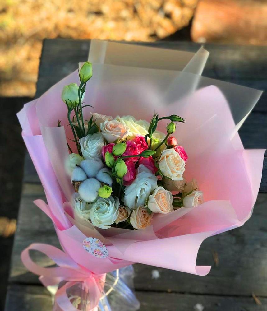 Букет цветов из: Розы и Лизиантусы в Щёлково