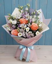 Букет цветов из:  Лизиантусы, Розы, Альстромерии и Гипсофила в Щёлково