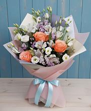 Букет цветов из:  Лизиантусы, Розы, Альстромерии и Гипсофила в Щёлково