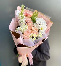 Букет цветов из:  Хризантемы и Розы в Щёлково