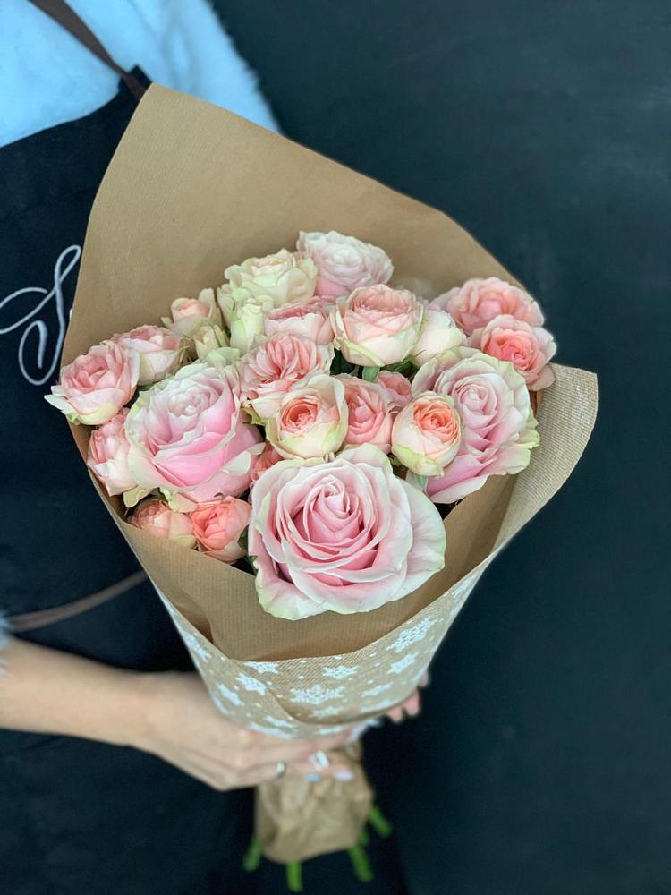 Букет цветов из: Хризантемы и Розы в Щёлково