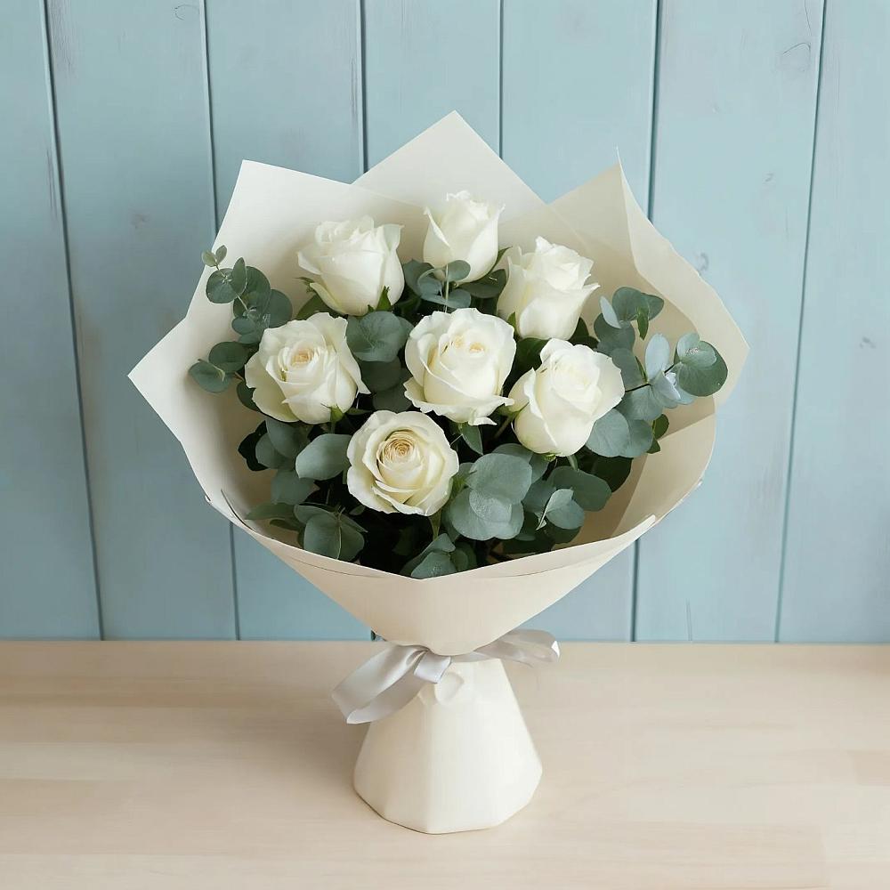 Букет Белые розы в Эвкалипте в Щёлково