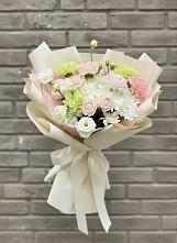Букет цветов из:  Гвоздики, Розы, Лизиантусы и Хризантемы в Щёлково
