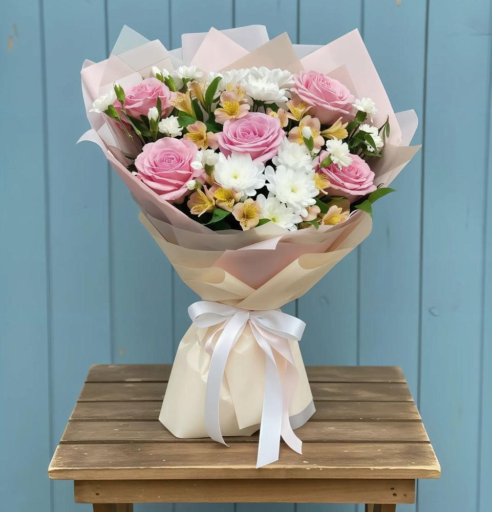 Букет цветов из: Гвоздики, Орхидеи и Розы в Щёлково