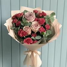 Букет цветов из:  Гвоздики и Розы в Щёлково