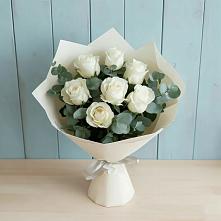 Букет Белые розы в Эвкалипте в Щёлково