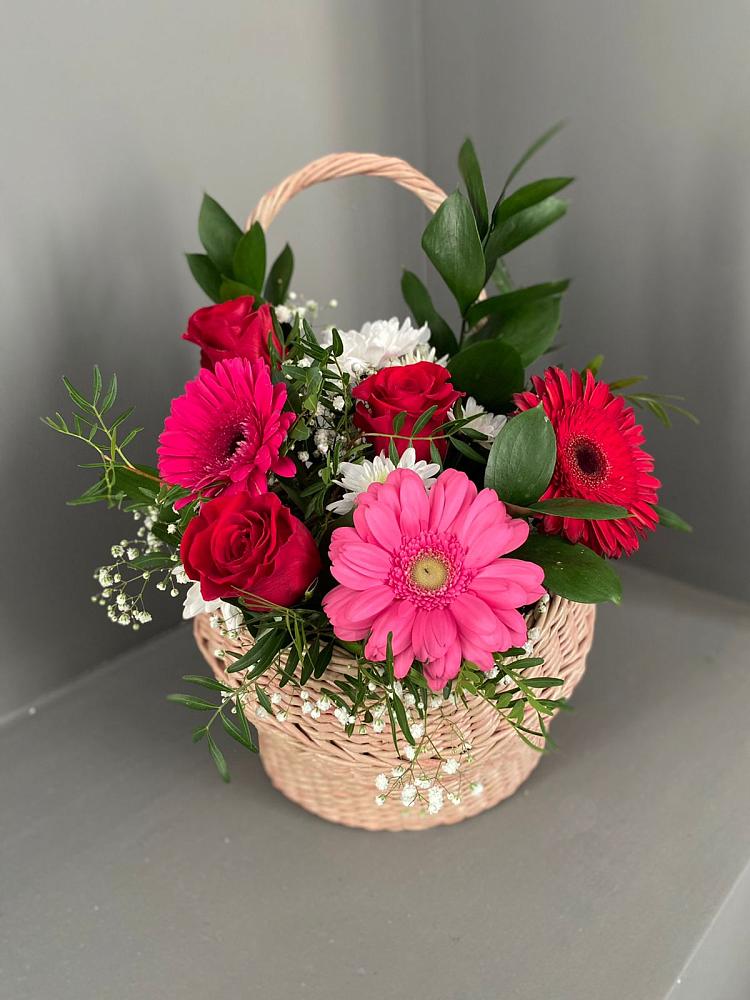 Цветочная композиция из Розы, Хризантемы и Герберы в корзине в Щёлково