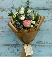 Букет цветов из:  Розы и Лизиантусы в Щёлково
