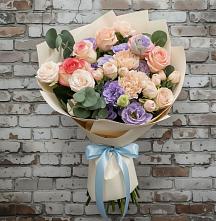 Букет цветов из:  Розы, Лизиантусы и Гвоздики в Щёлково