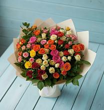 Букет Микс из разноцветных кустовых роз в Щёлково