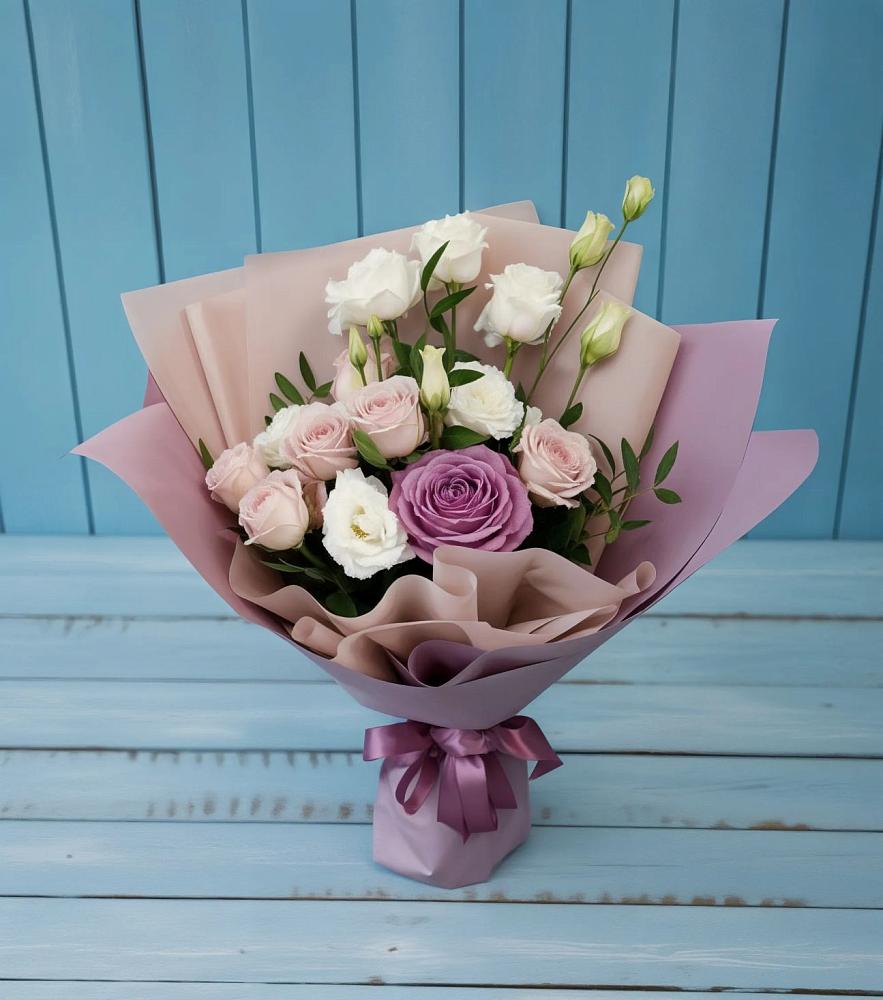 Букет цветов из: Розы и Лизиантусы в Щёлково