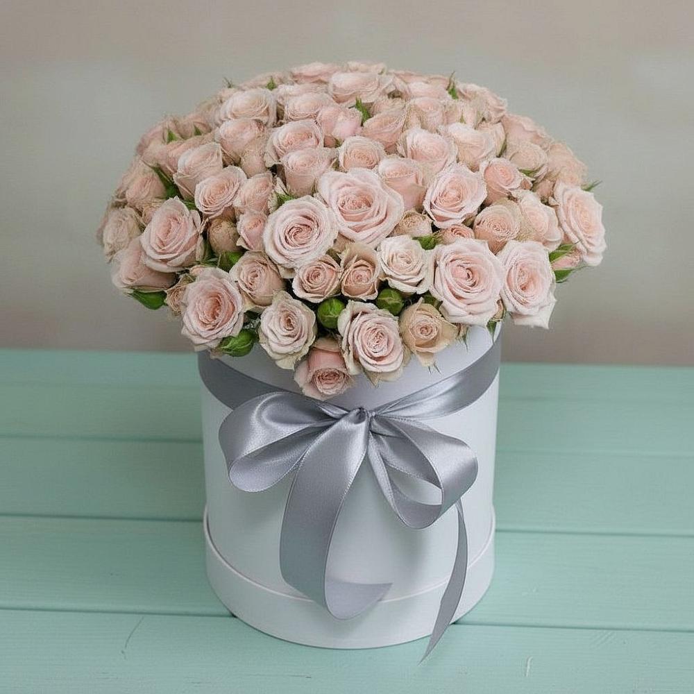 Цветочная композиция из Розы в шляпной коробке в Щёлково